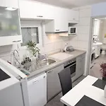 Two Bedroom Sunset アパート *