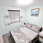 アパート Two Bedroom Sunset ヴィル