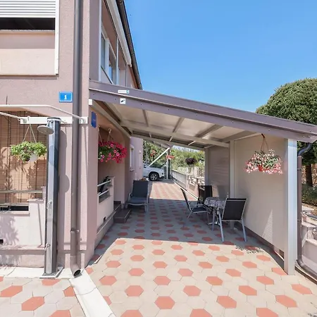 דירה Two Bedroom Sunset *