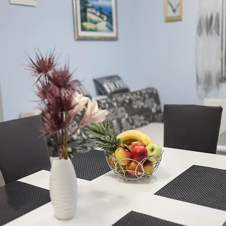 Two Bedroom Sunset ויר