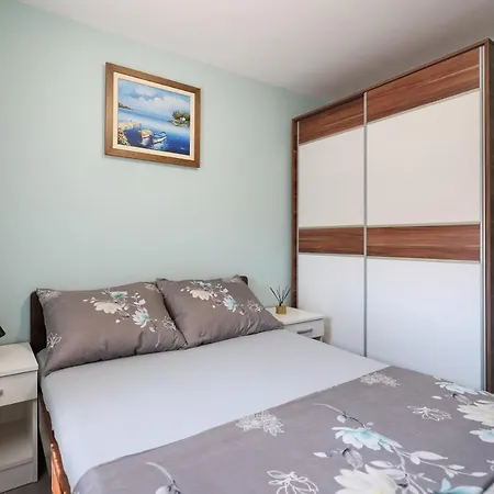 Two Bedroom Sunset דירה *