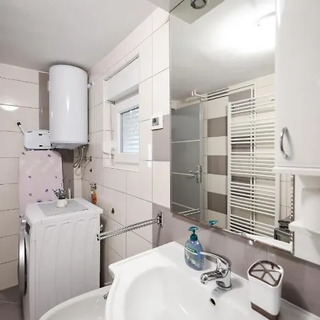 Two Bedroom Sunset ויר