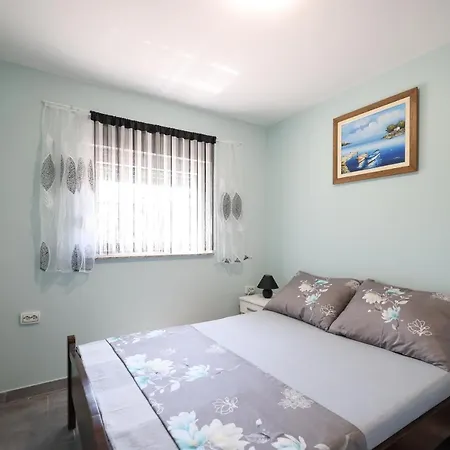 Two Bedroom Sunset דירה *