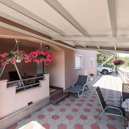 דירה Two Bedroom Sunset ויר